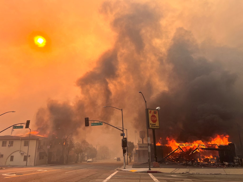 The California Wildfires Are Making the Air Toxic&-Here’s How to Protect Your Health