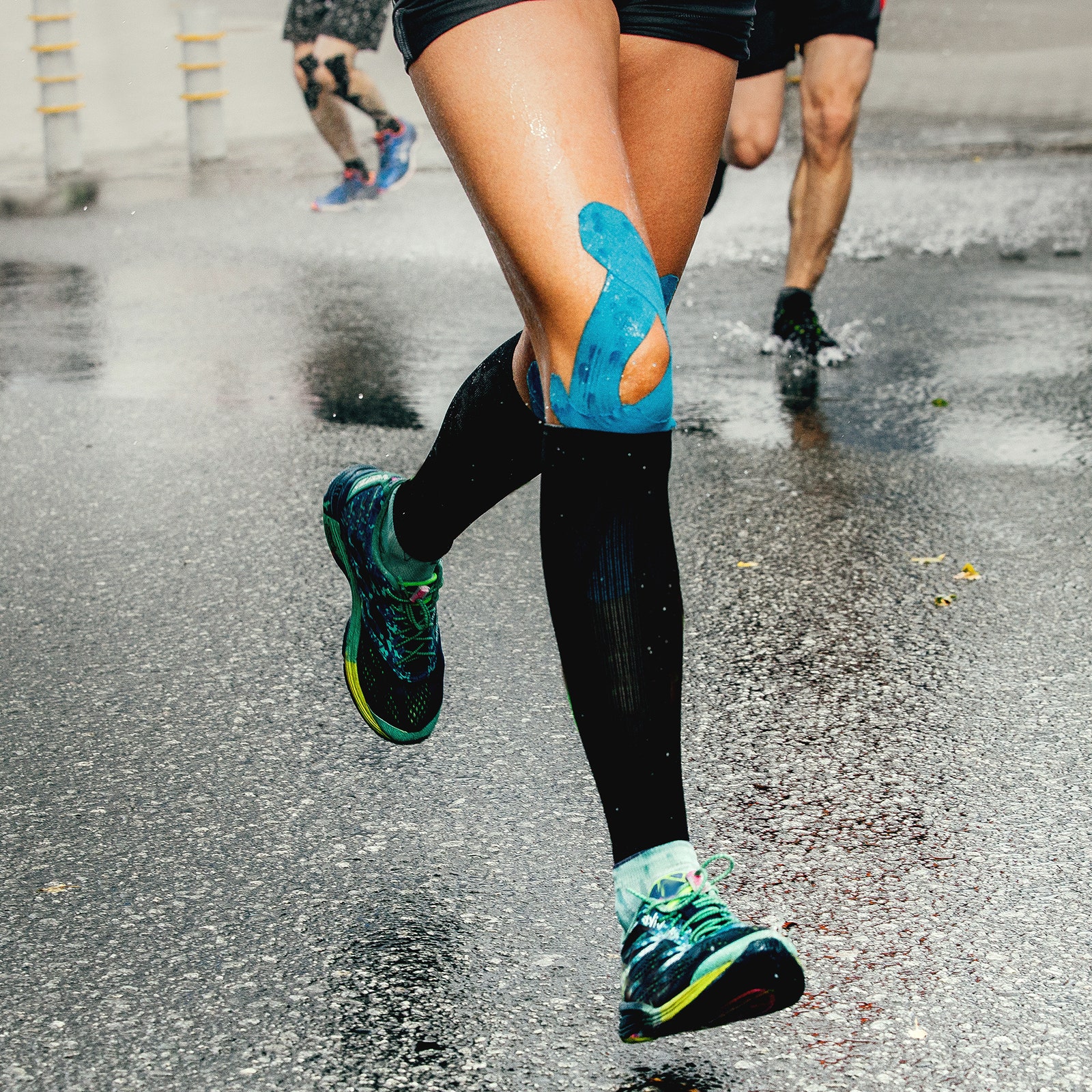 What Compression Socks Can&-and Can’t&-Do for Your Workouts